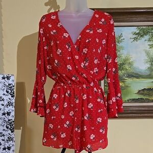 Floral Red Romper with Bell Sleeves o5